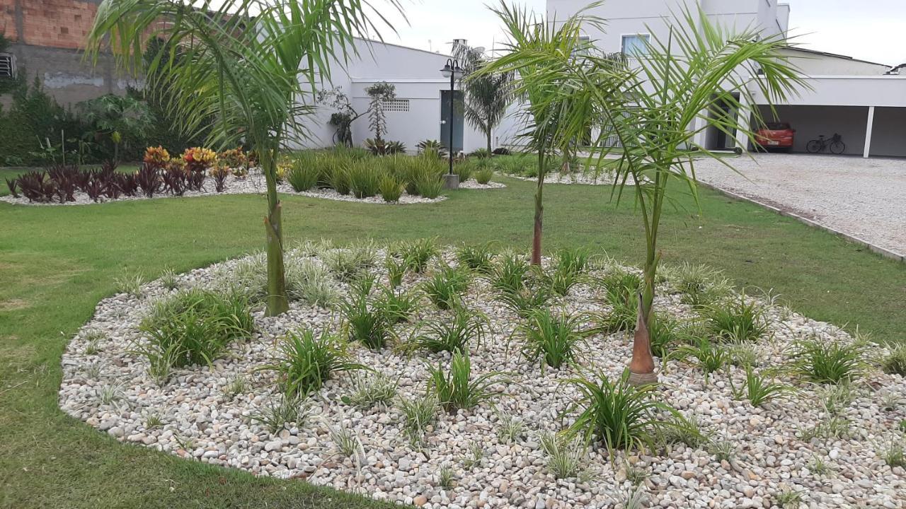 Excelente Sobrado Confortavel No Centro De Tijucas Proximo As Praias 외부 사진