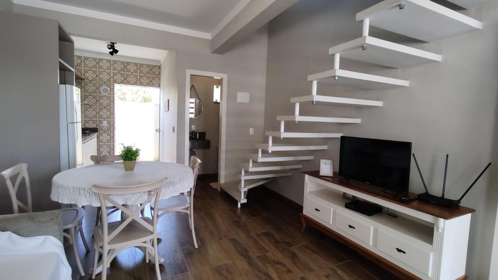 Excelente Sobrado Confortavel No Centro De Tijucas Proximo As Praias 외부 사진
